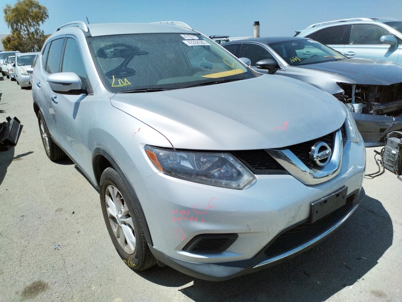 NISSAN ROGUE S 2016 with VIN KNMAT2MT8GP633939 - Photo from auction
