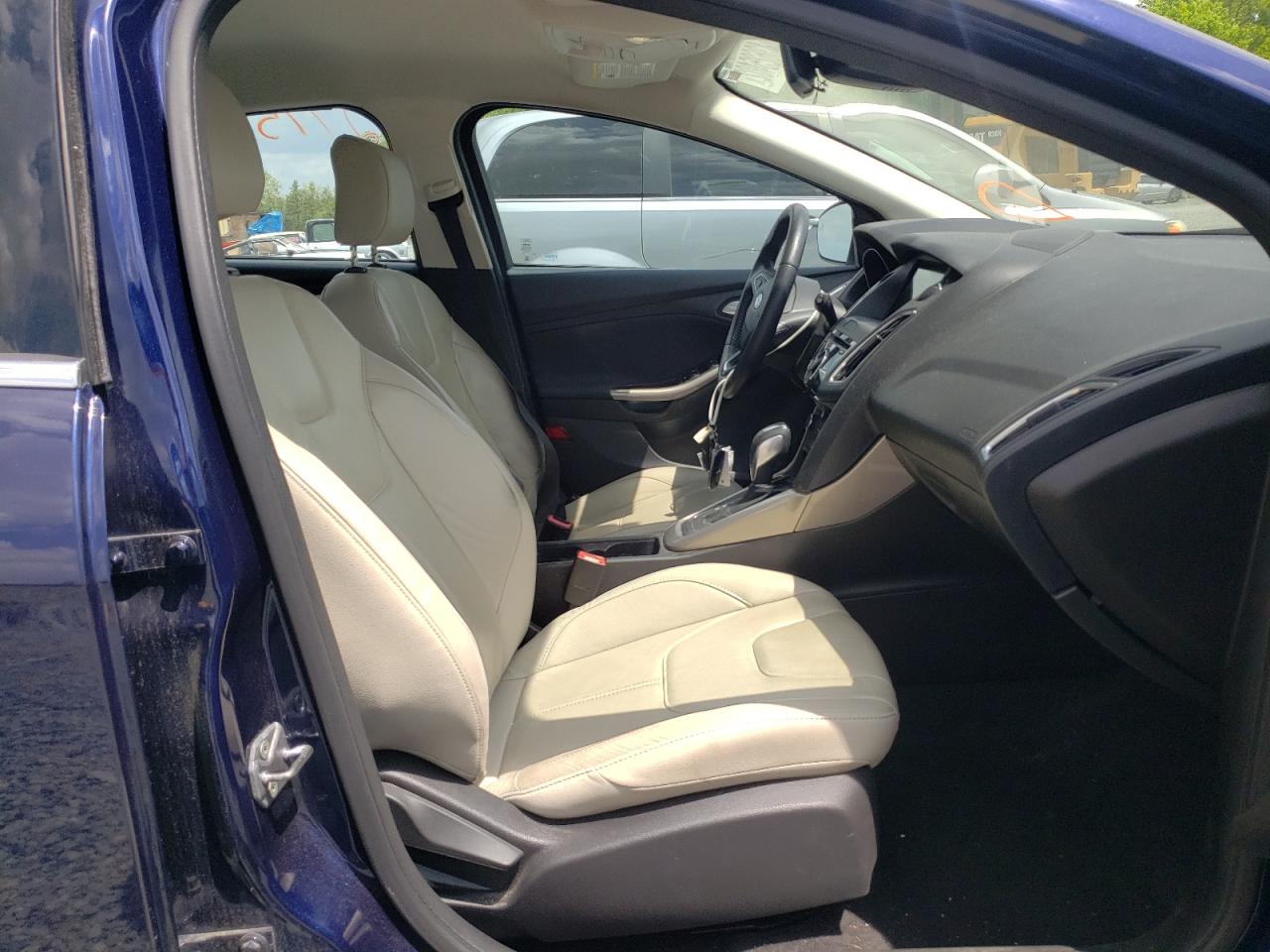Photo 5 from auction – 2016 FORD FOCUS TITA with VIN 1FADP3N26GL249359