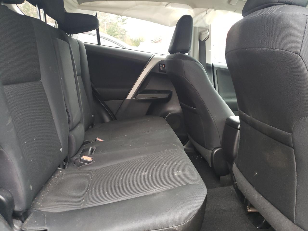 Photo 6 from auction – 2017 TOYOTA RAV4 LE with VIN 2T3BFREV2HW611395