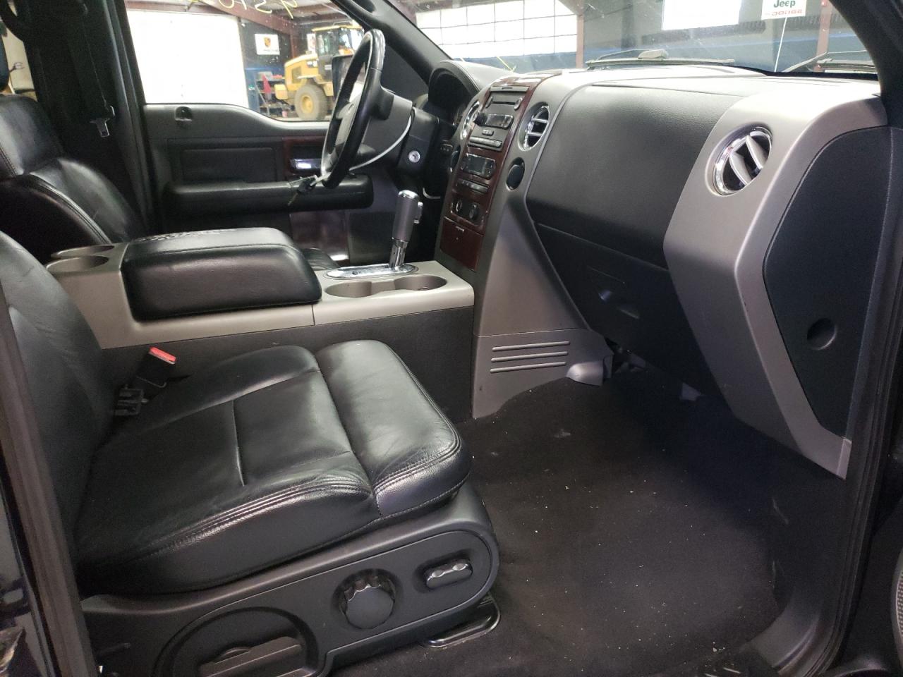 Photo 5 from auction – 2005 FORD F150 SUPER with VIN 1FTPW14565KE98807