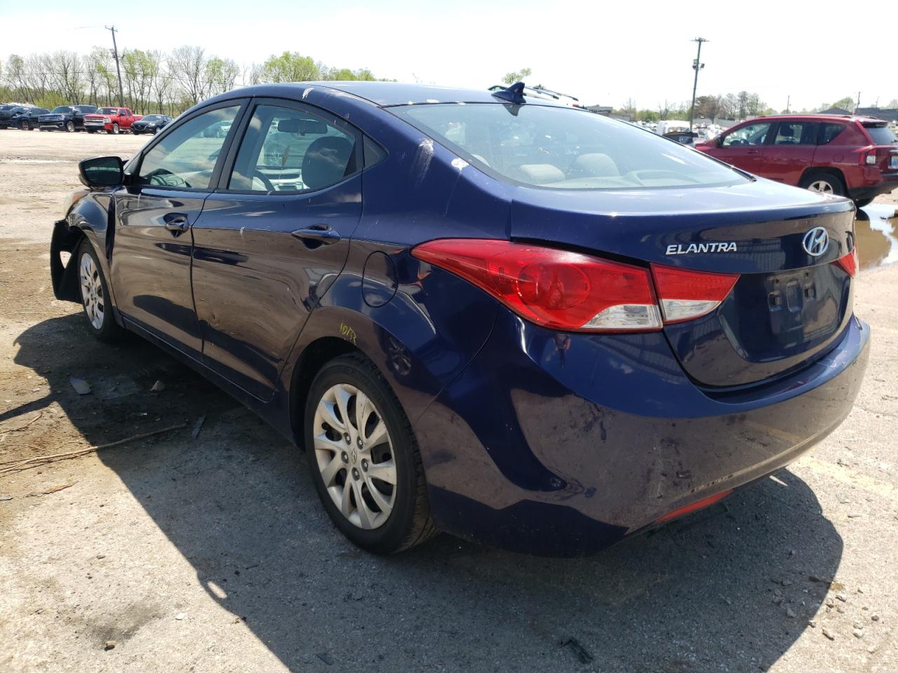 Photo 3 from auction – 2011 HYUNDAI ELANTRA GL with VIN 5NPDH4AE0BH011968