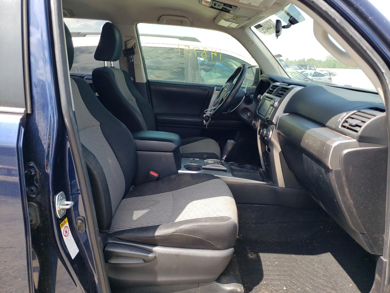 Photo 5 from auction – 2014 TOYOTA 4RUNNER SR with VIN JTEZU5JR1E5065001