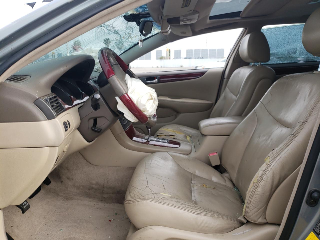 Photo 5 from auction – 2003 LEXUS ES 300 with VIN JTHBF30G030141997