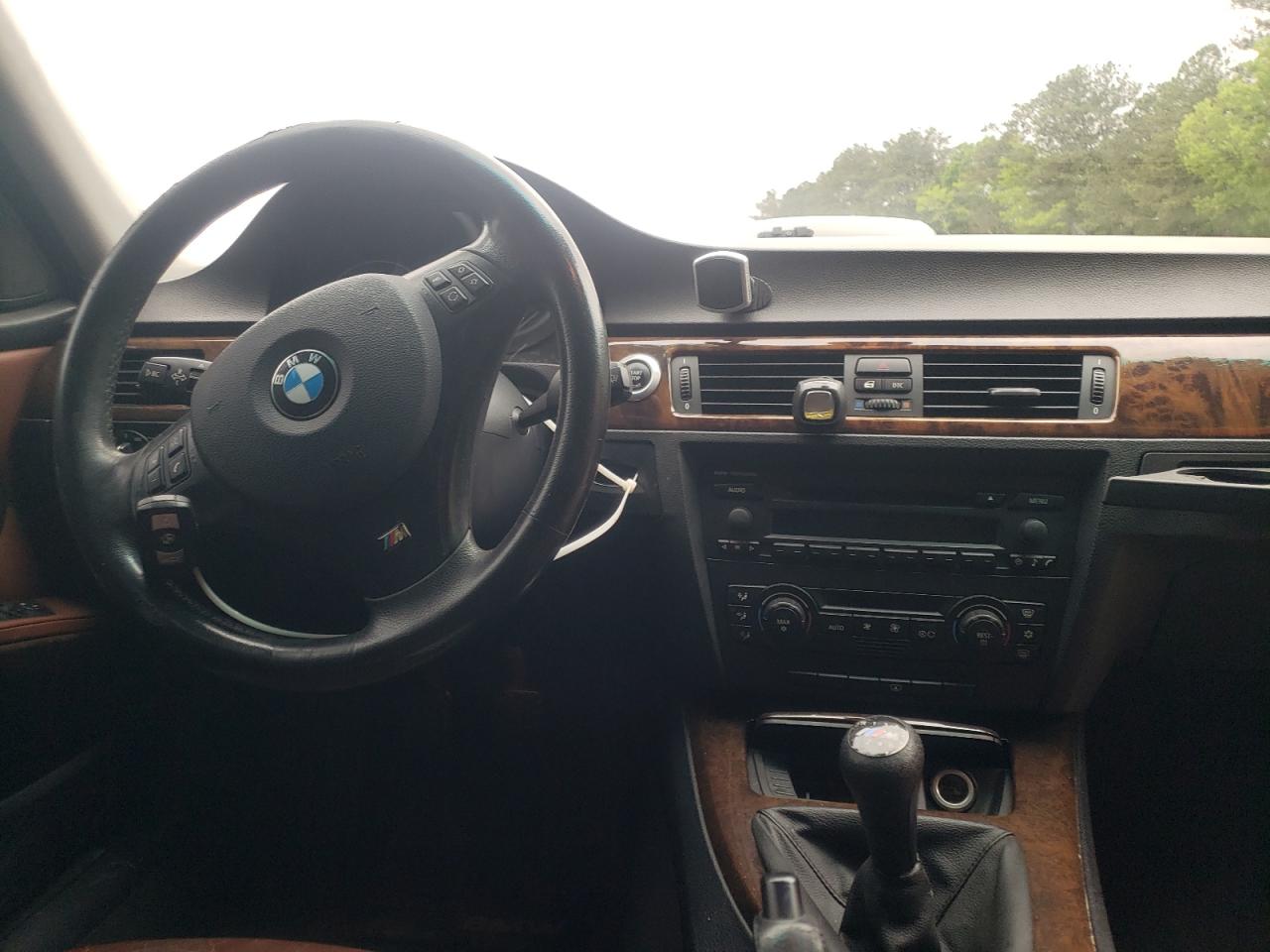 Photo 9 from auction – 2006 BMW 330 I with VIN WBAVB33536AZ85614
