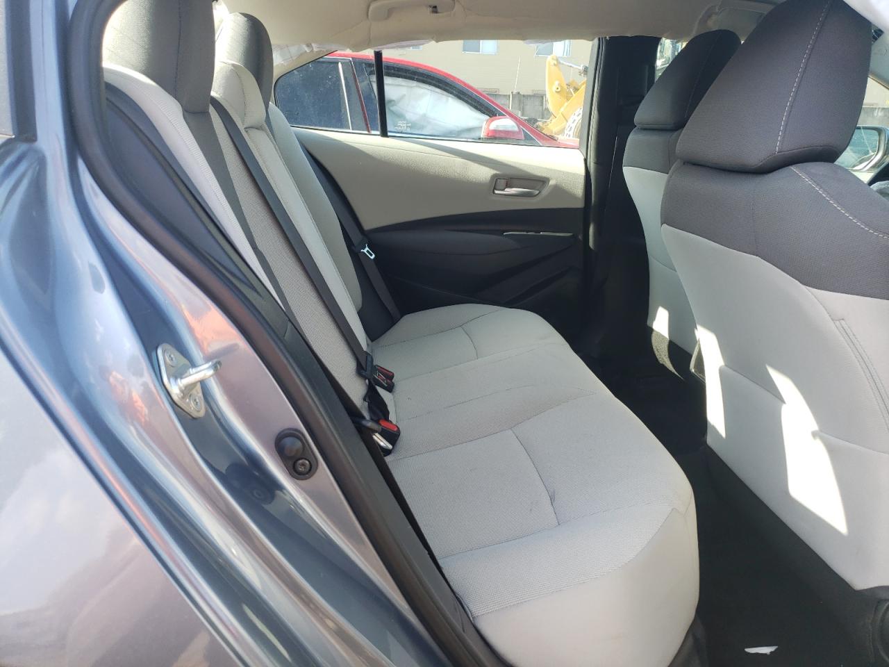 Photo 6 from auction – 2021 TOYOTA COROLLA LE with VIN 5YFEPMAE0MP147594