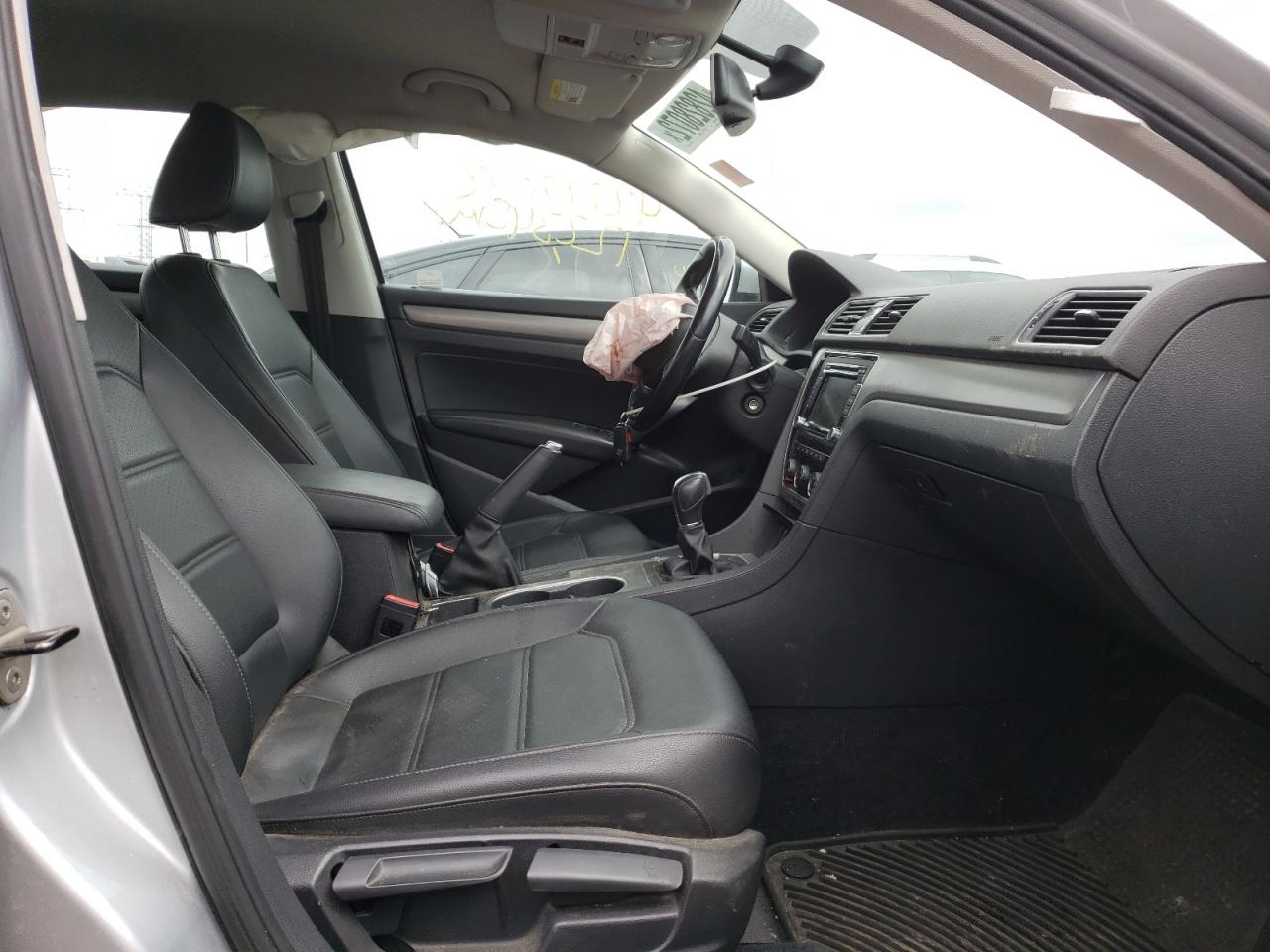 Photo 5 from auction – 2014 VOLKSWAGEN PASSAT SE with VIN 1VWBS7A31EC112622