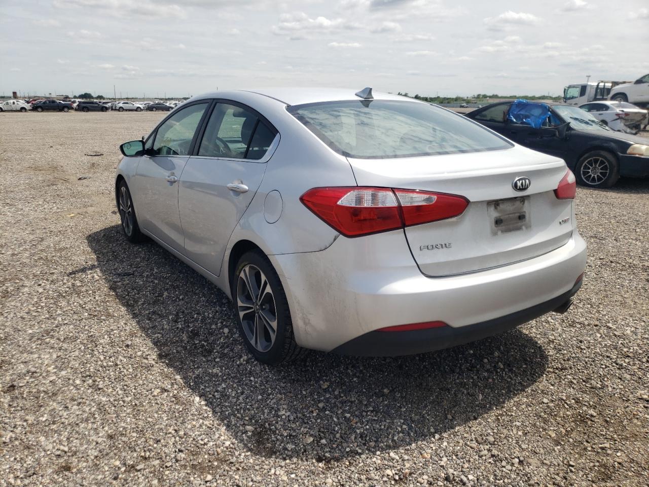 Photo 3 from auction – 2015 KIA FORTE EX with VIN KNAFX4A82F5374376