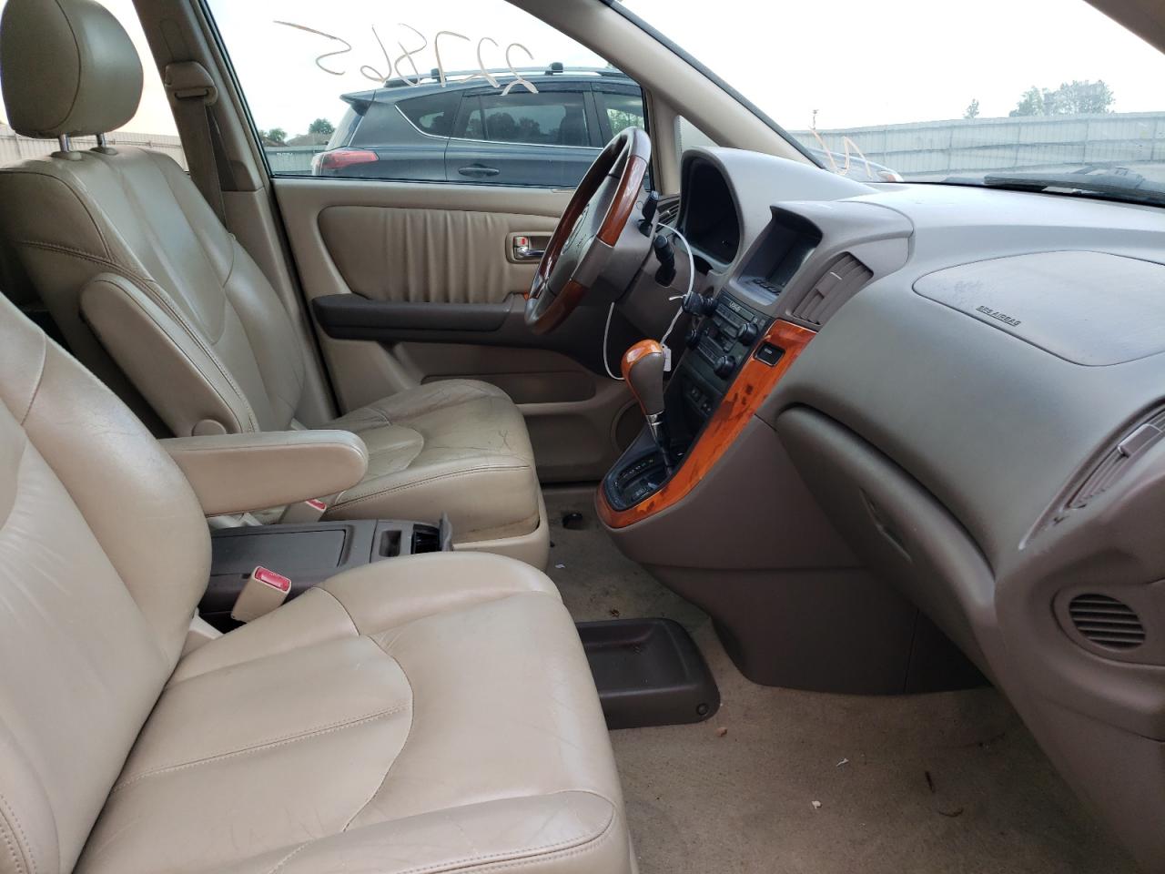 Photo 5 from auction – 2002 LEXUS RX 300 with VIN JTJHF10U820288893