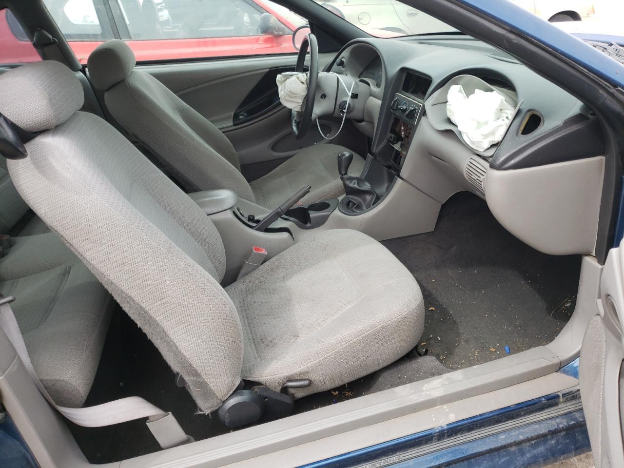 Photo 5 from auction – 2000 FORD MUSTANG with VIN 1FAFP4042YF215412