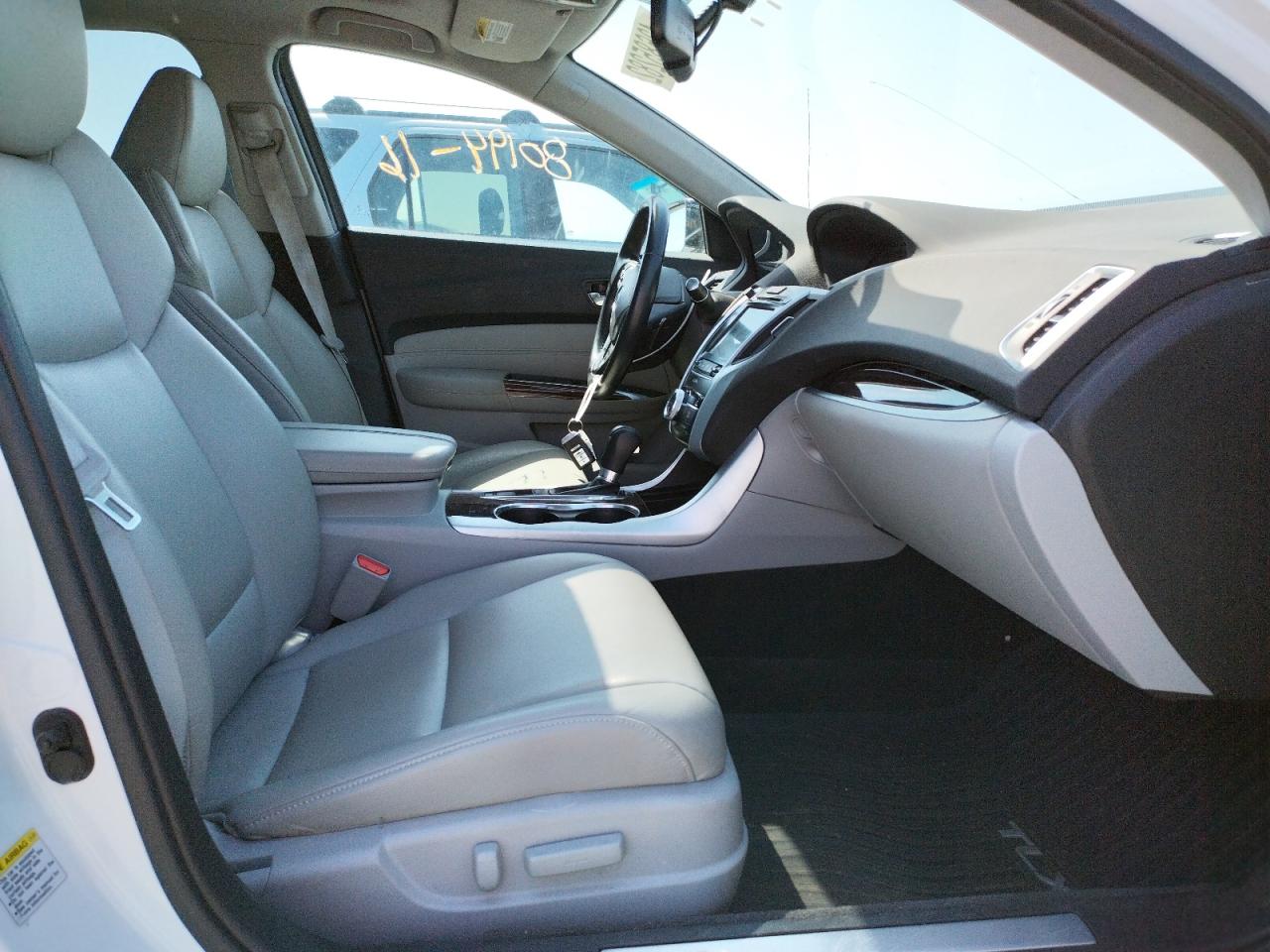 Photo 5 from auction – 2016 ACURA TLX with VIN 19UUB1F3XGA015632