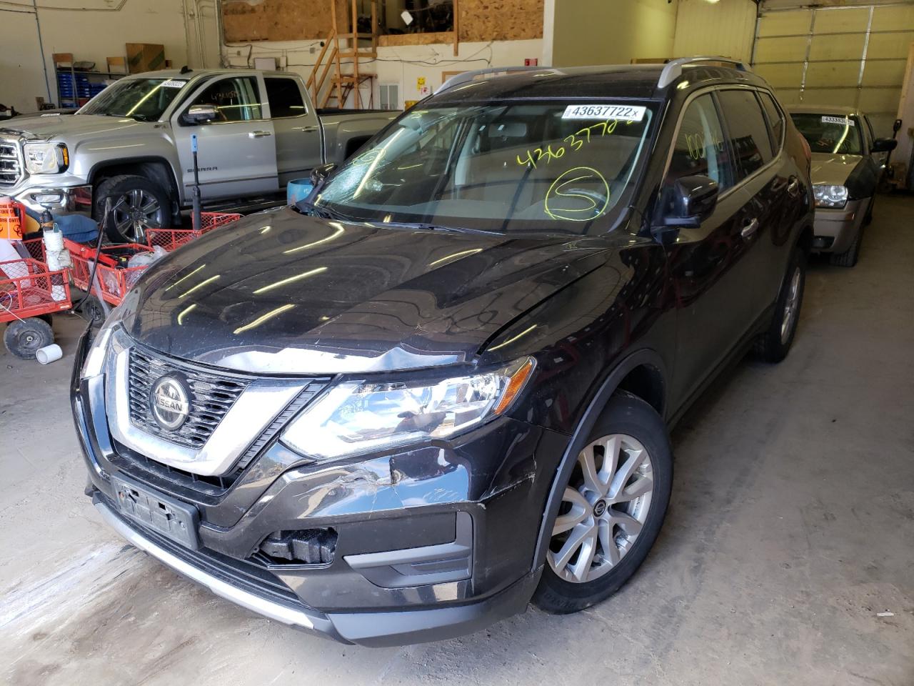 Photo 2 from auction – 2018 NISSAN ROGUE S with VIN JN8AT2MV3JW308148