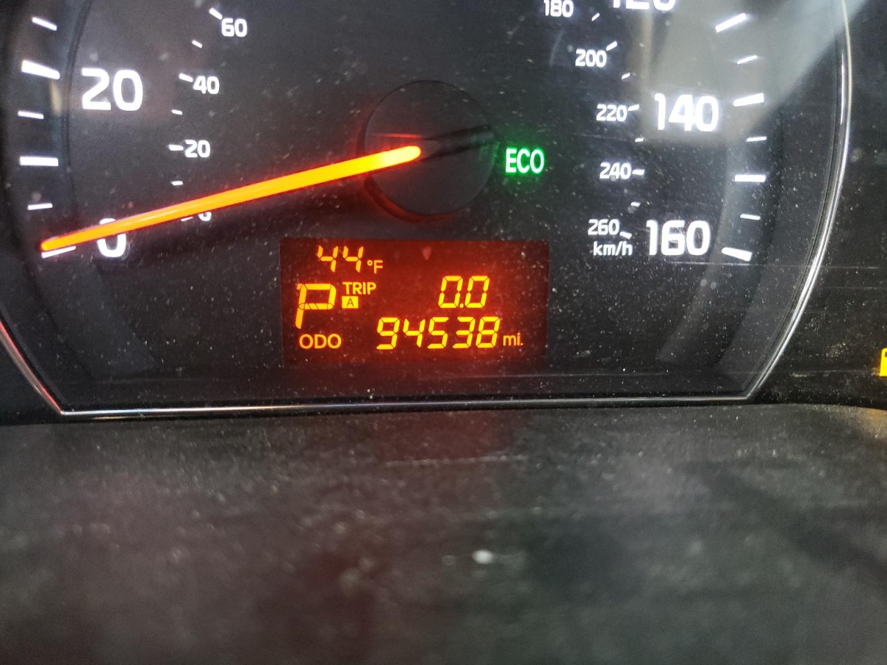 Photo 8 from auction – 2014 KIA SORENTO with VIN 5XYKT3A61EG531875