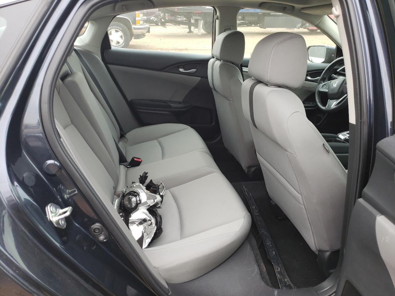 Photo 6 from auction – 2018 HONDA CIVIC EX with VIN 2HGFC2F75JH571693