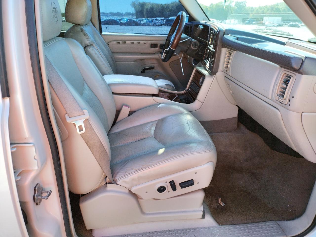 Photo 5 from auction – 2004 CADILLAC ESCALADE E with VIN 3GYFK66N14G333412