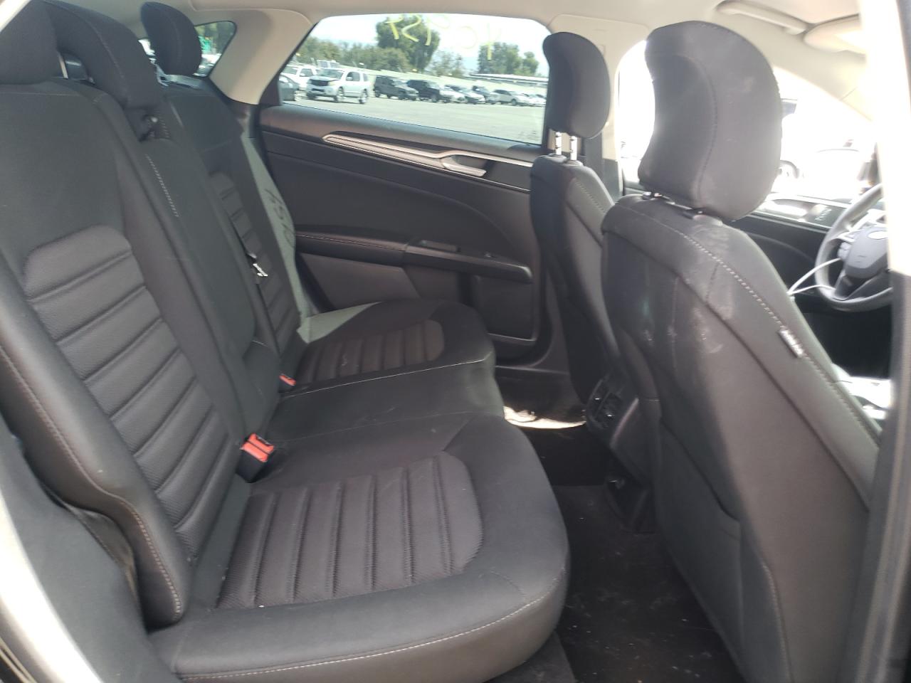 Photo 6 from auction – 2019 FORD FUSION SE with VIN 3FA6P0HD7KR115166
