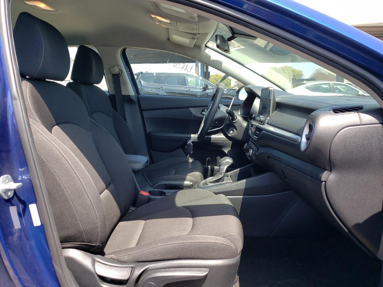 Photo 5 from auction – 2019 KIA FORTE FE with VIN 3KPF24AD7KE037909