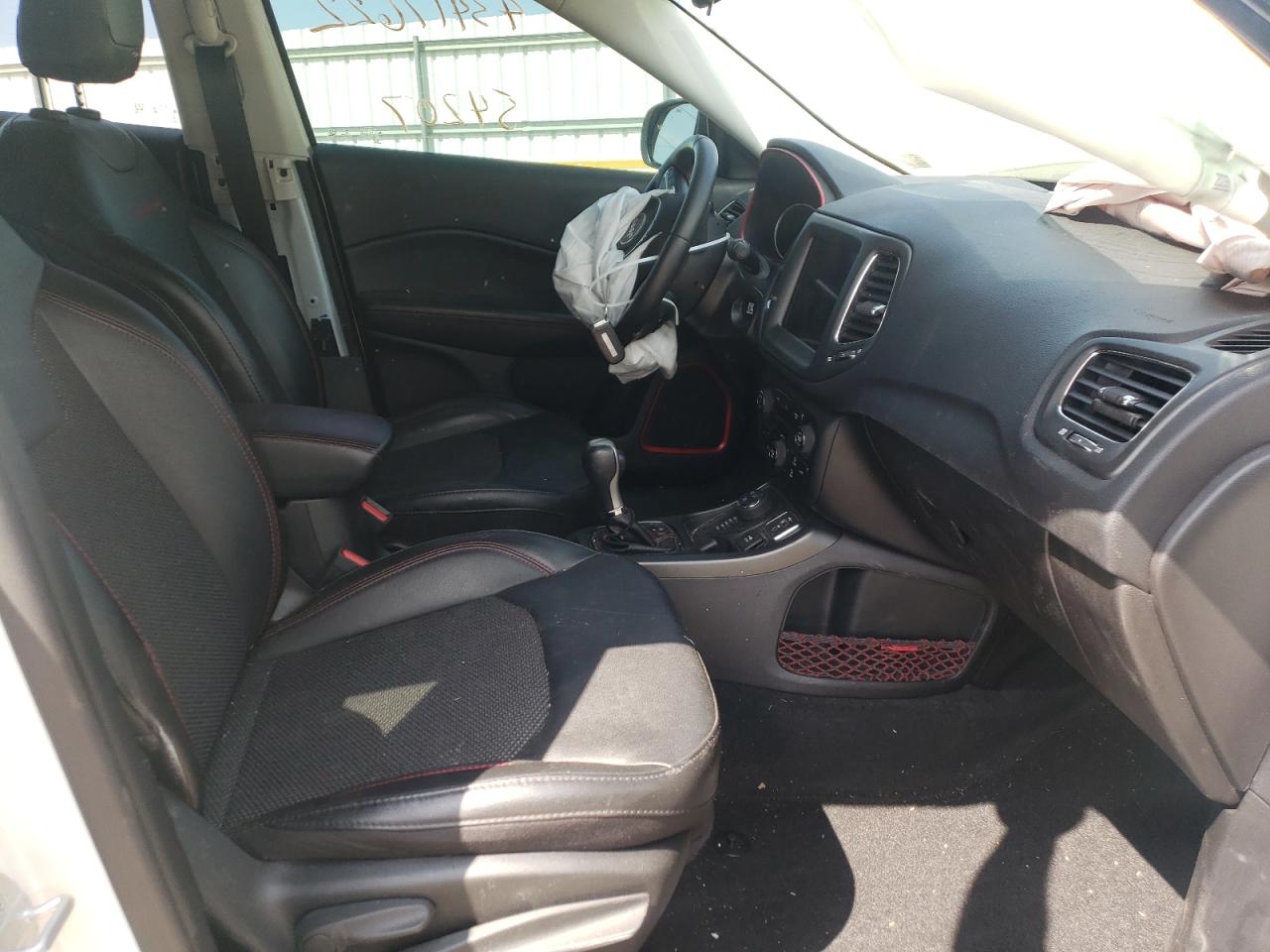 Photo 5 from auction – 2020 JEEP COMPASS TR with VIN 3C4NJDDB8LT163668
