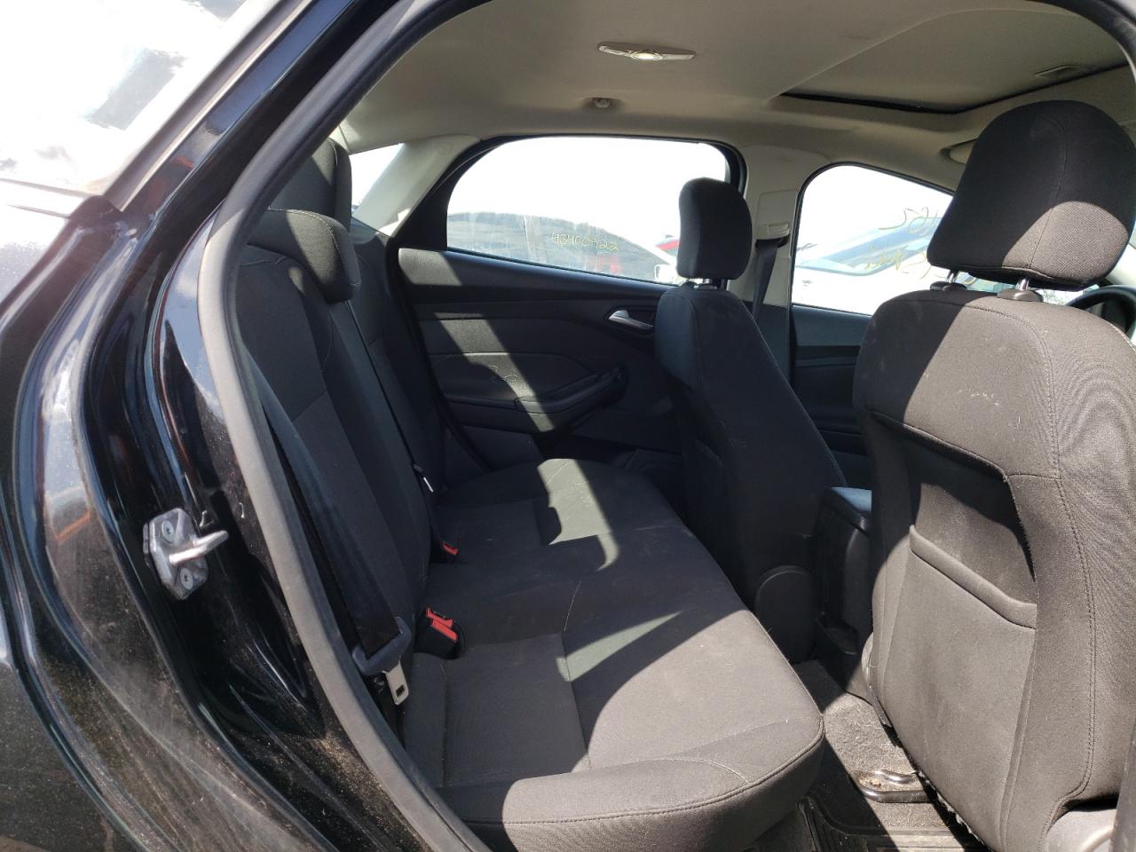 Photo 6 from auction – 2015 FORD FOCUS SE with VIN 1FADP3F27FL360841