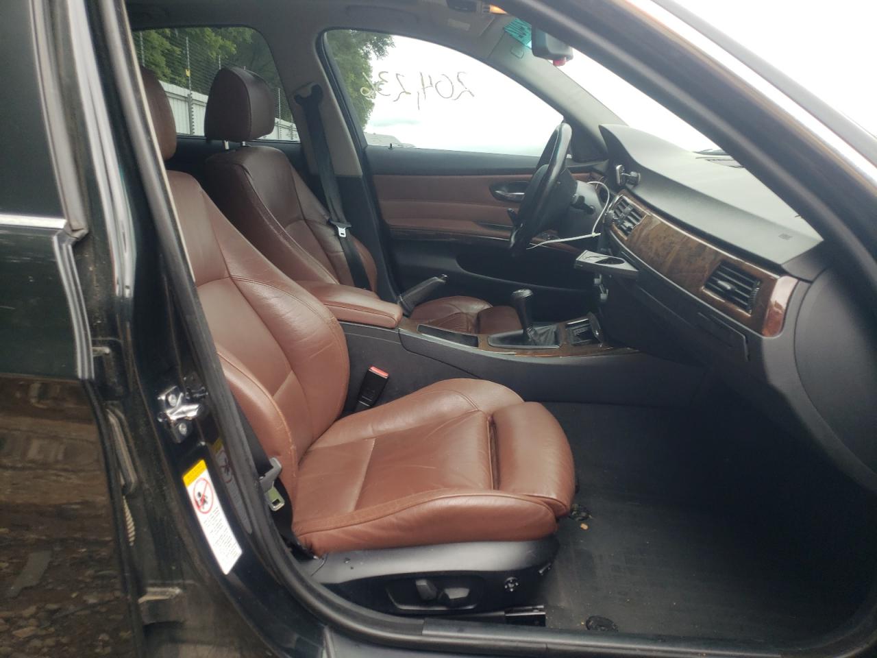 Photo 5 from auction – 2006 BMW 330 I with VIN WBAVB33536AZ85614