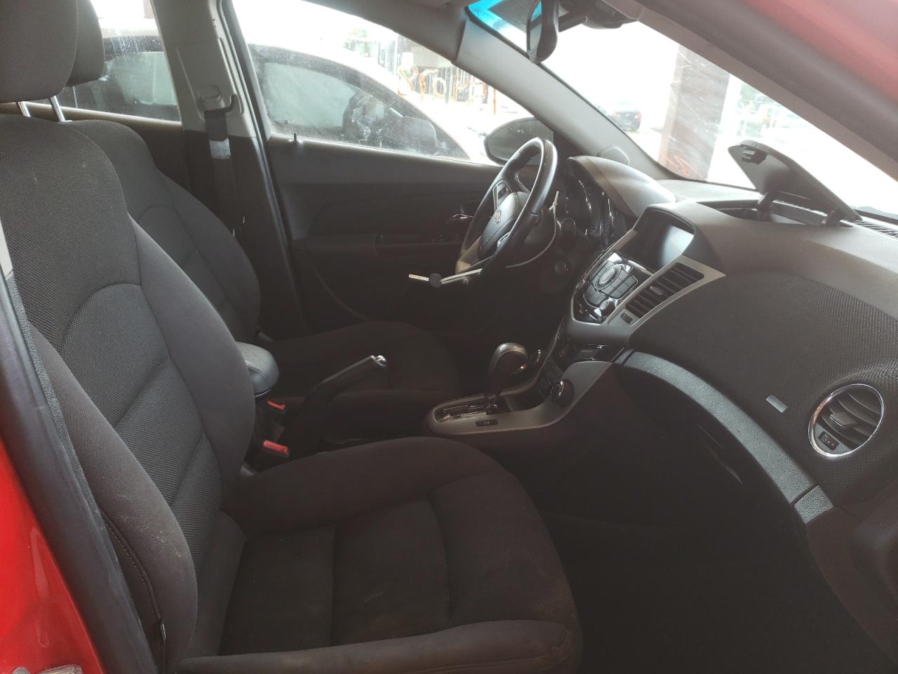 Photo 5 from auction – 2015 CHEVROLET CRUZE with VIN 1G1PC5SBXE7295911