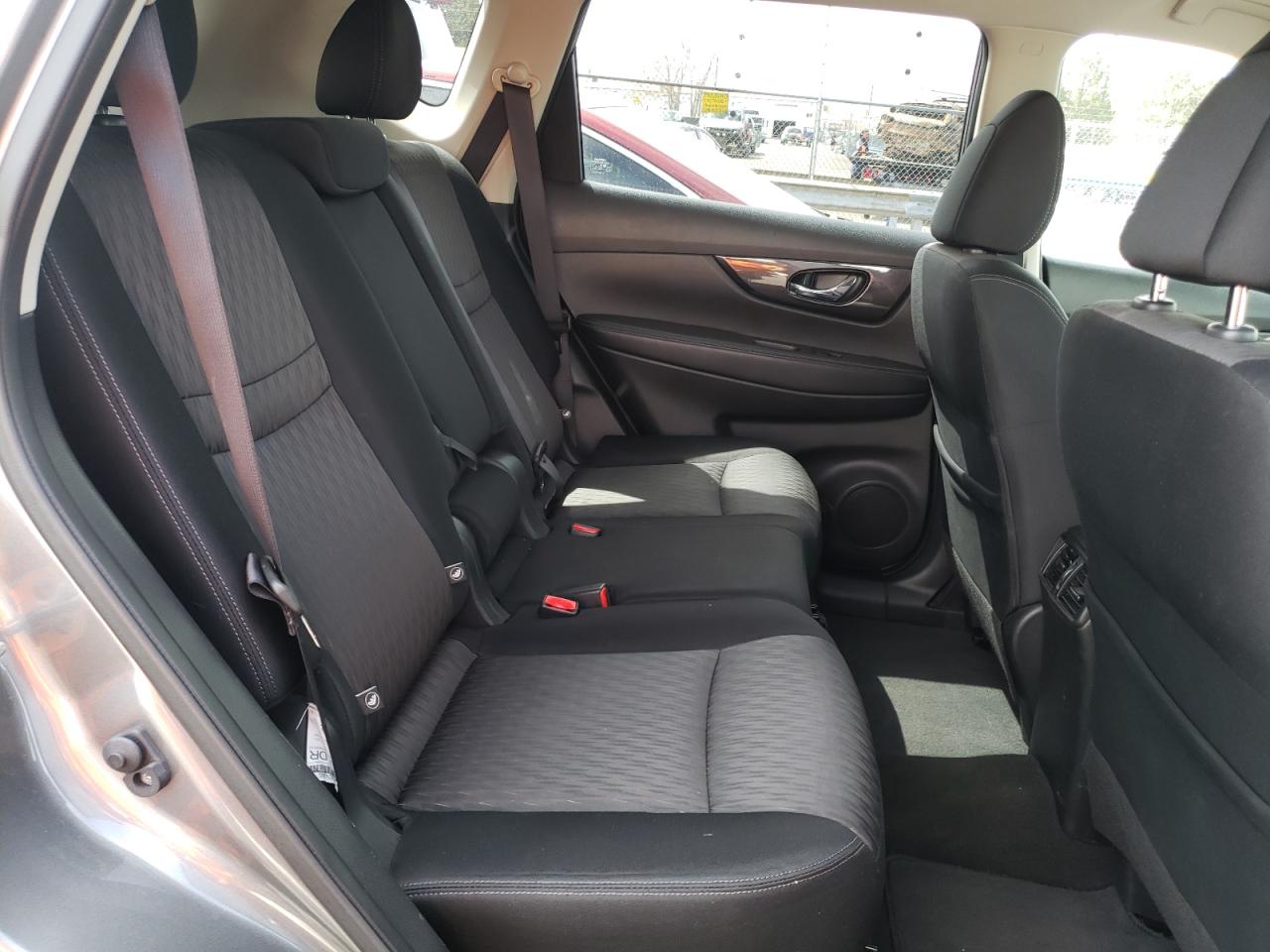 Photo 6 from auction – 2017 NISSAN ROGUE S with VIN JN8AT2MT8HW395294