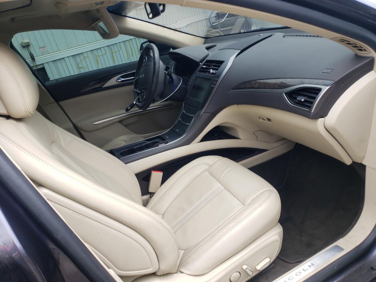 Photo 5 from auction – 2014 LINCOLN MKZ with VIN 3LN6L2GK3ER825490