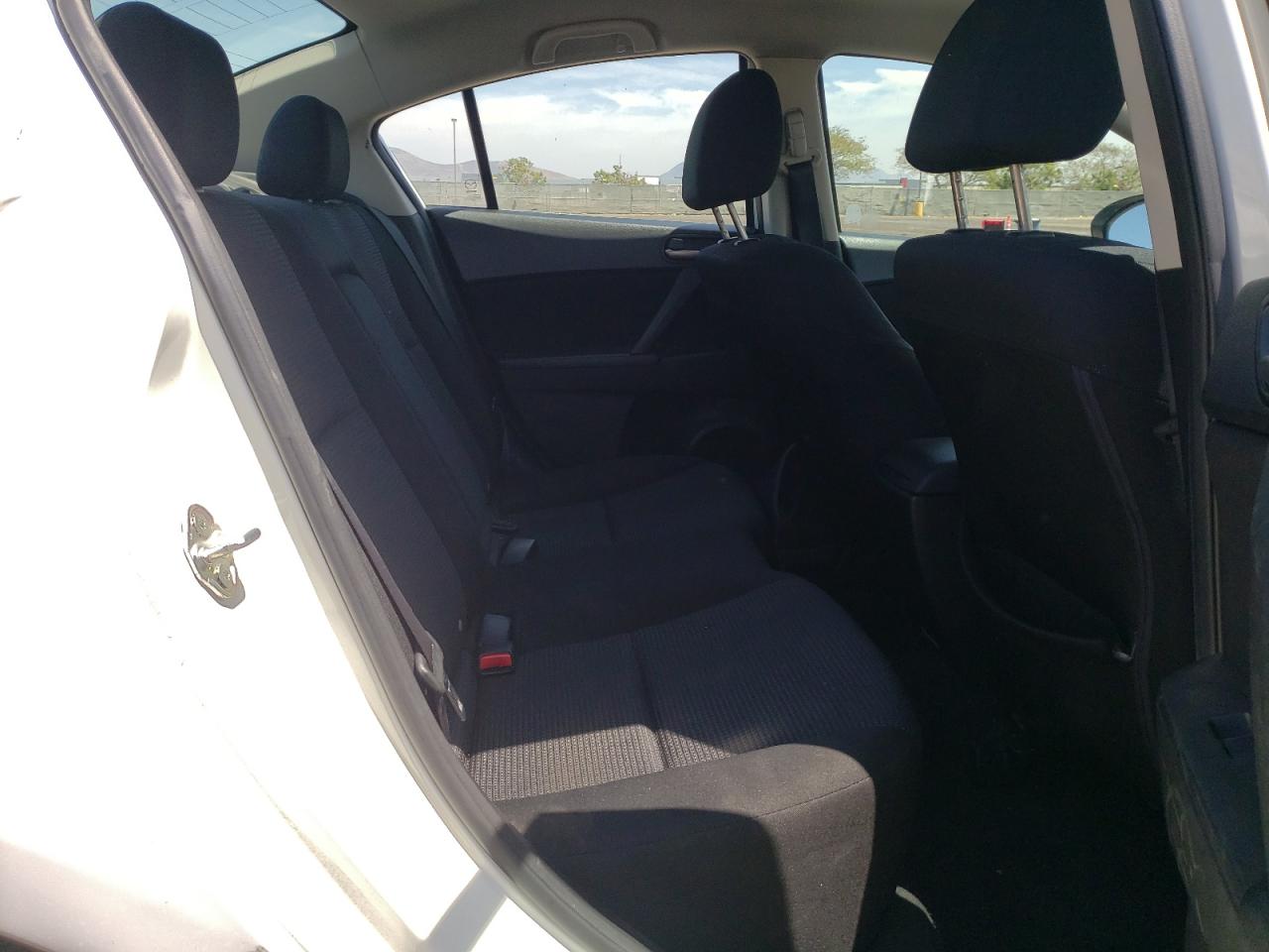 Photo 6 from auction – 2012 MAZDA 3 I with VIN JM1BL1V86C1545381