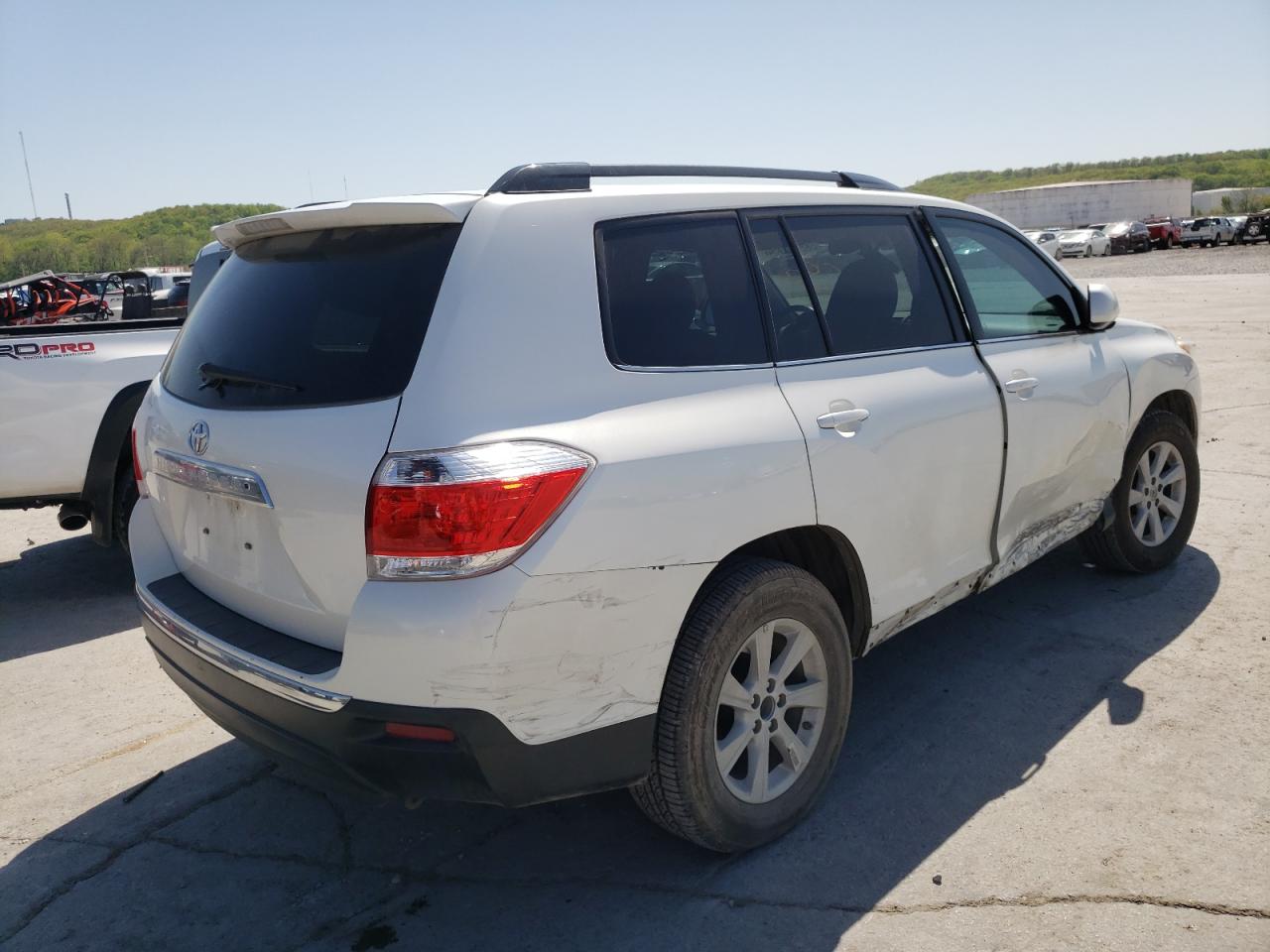 Photo 4 from auction – 2013 TOYOTA HIGHLANDER with VIN 5TDZK3EH0DS104833
