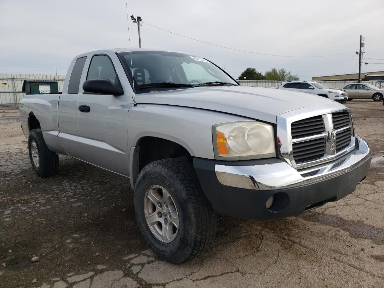 DODGE DAKOTA SLT 2005 with VIN 1D7HW42K05S279166 - Photo from auction