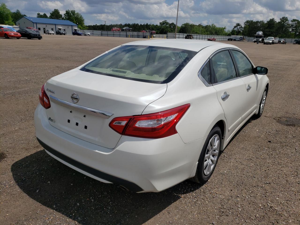 Photo 4 from auction – 2016 NISSAN ALTIMA 2.5 with VIN 1N4AL3AP3GN369012