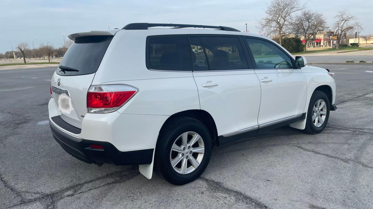 Photo 4 from auction – 2012 TOYOTA HIGHLANDER with VIN 5TDBK3EH6CS151056