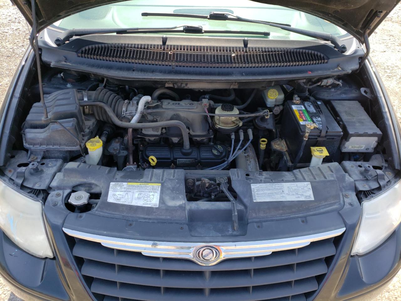 Photo 7 from auction – 2007 CHRYSLER TOWN & COU with VIN 2A4GP54L67R167548