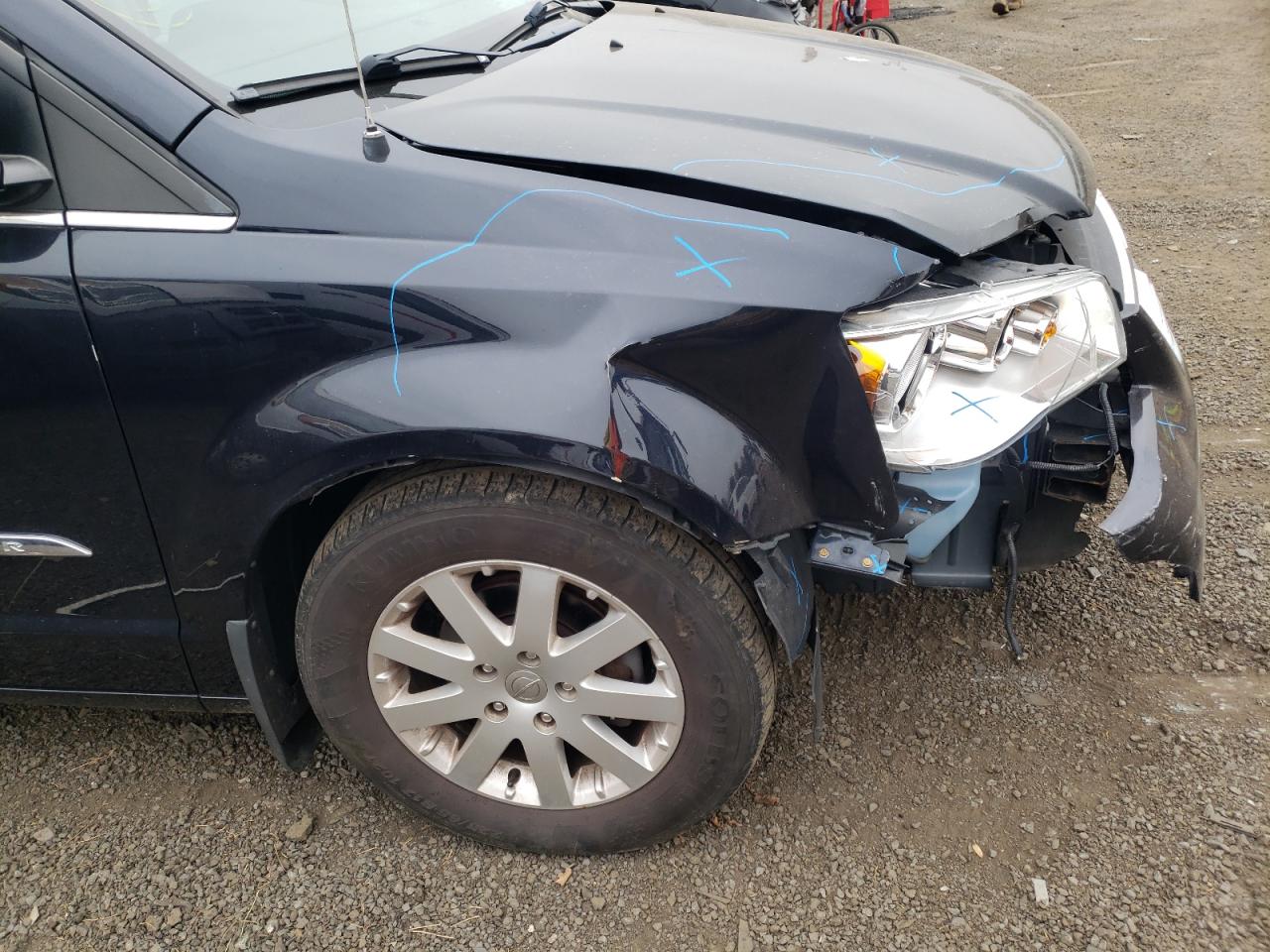 Photo 9 from auction – 2011 CHRYSLER TOWN & COU with VIN 2A4RR8DG4BR604124