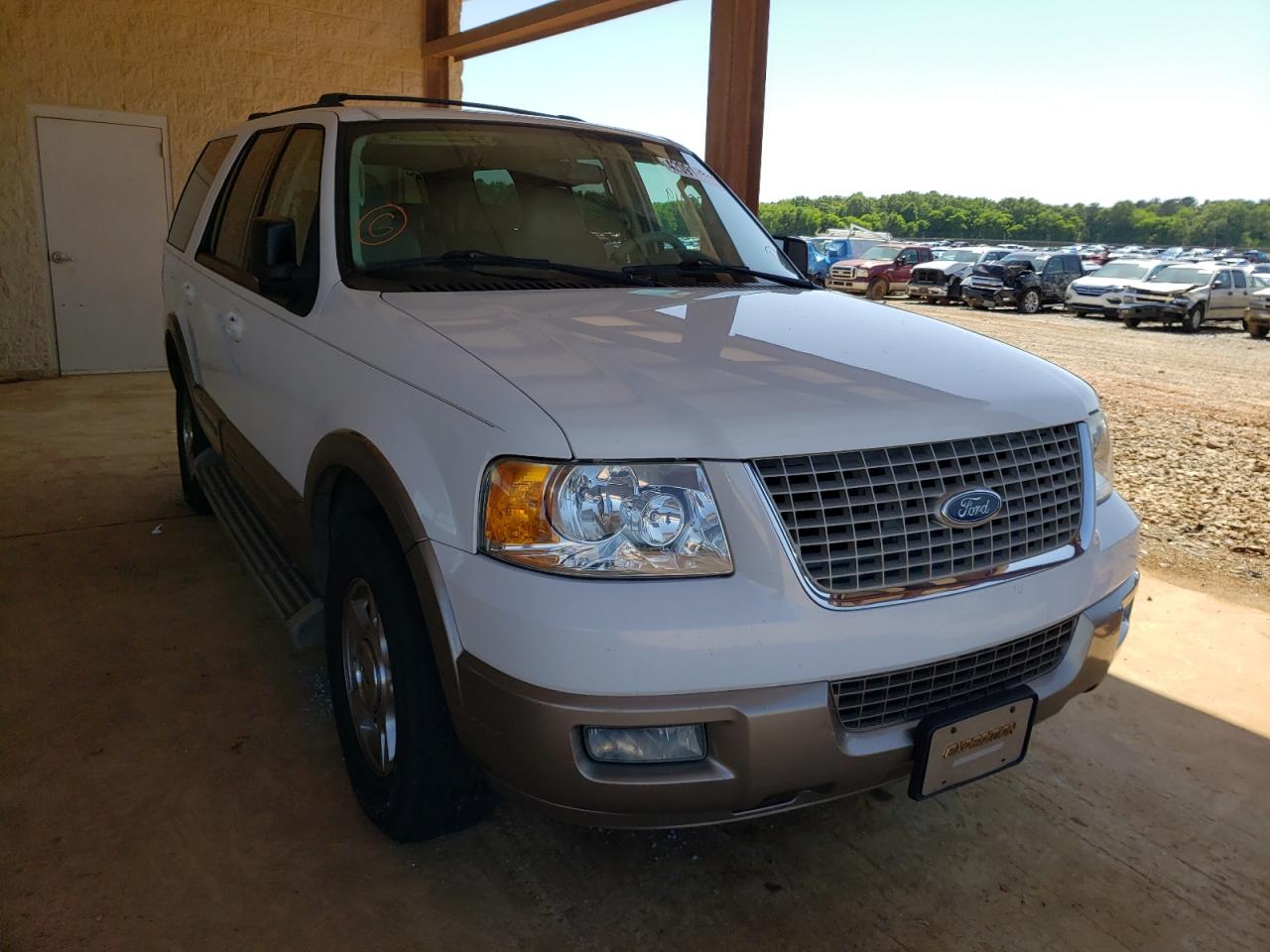 FORD EXPEDITION 2004 with VIN 1FMRU17W54LB08691 - Photo from auction