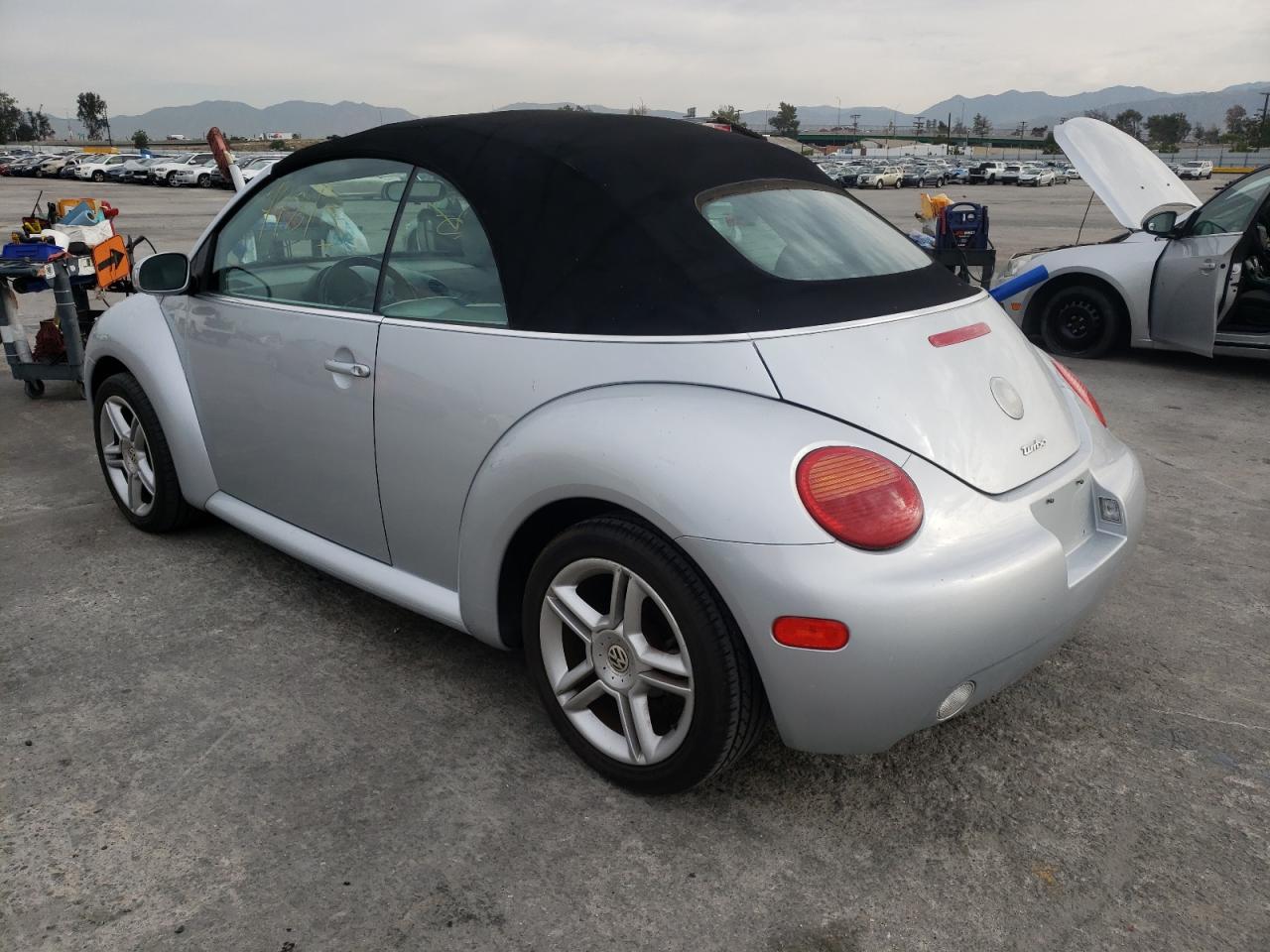 Photo 3 from auction – 2005 VOLKSWAGEN NEW BEETLE with VIN 3VWCD31Y95M315792