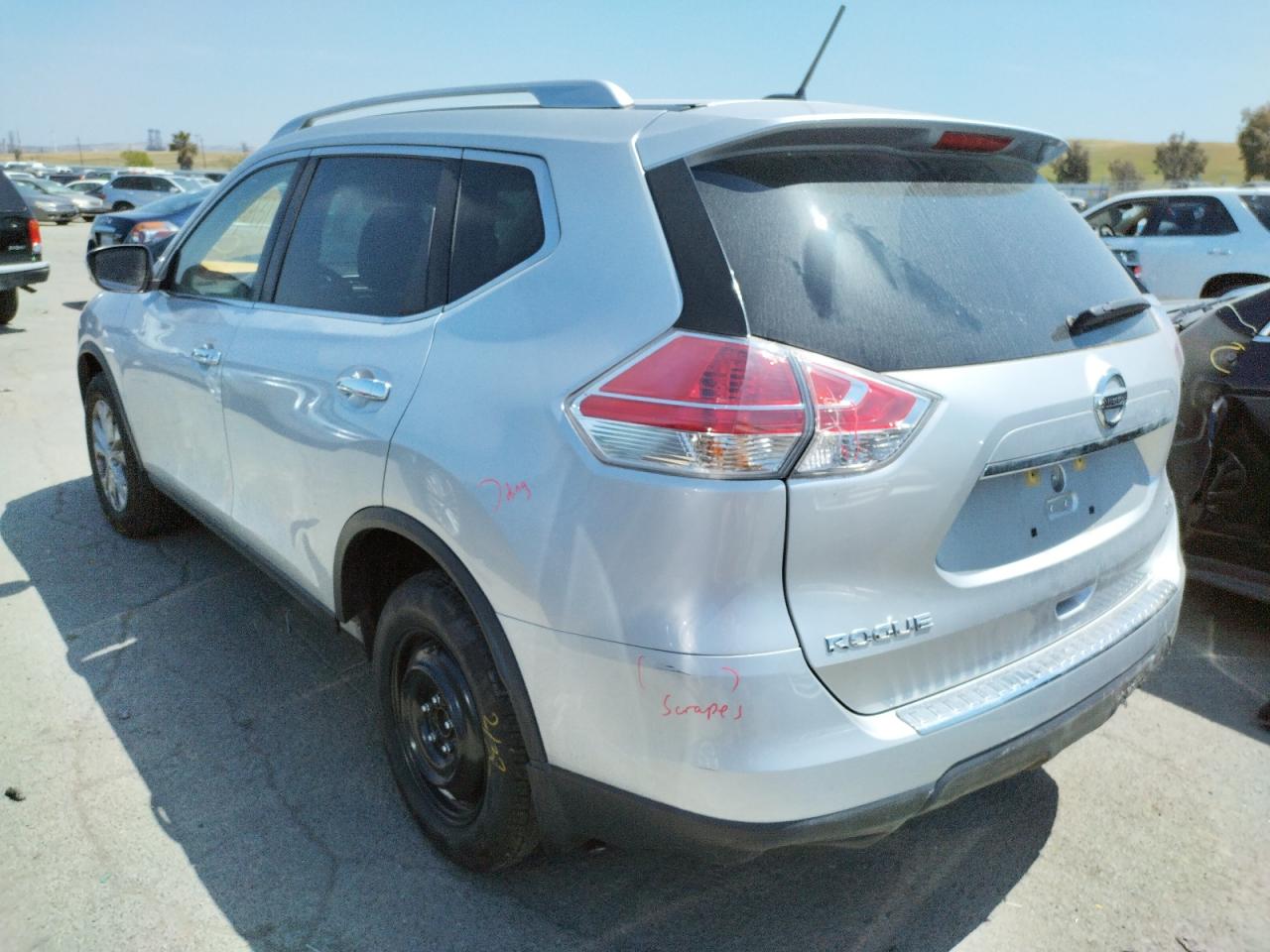 Photo 3 from auction – 2016 NISSAN ROGUE S with VIN KNMAT2MT8GP633939