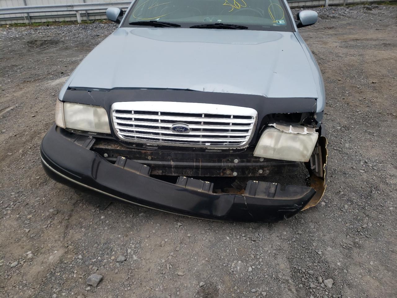 Photo 9 from auction – 2003 FORD CROWN VICT with VIN 2FAFP74W03X141479