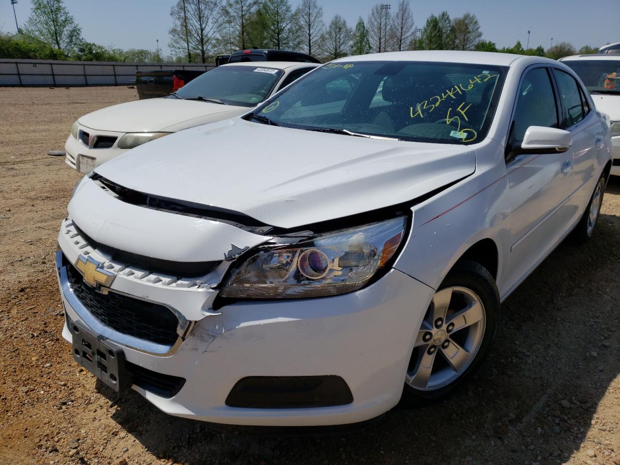 Photo 2 from auction – 2015 CHEVROLET MALIBU 1LT with VIN 1G11C5SL9FF271797