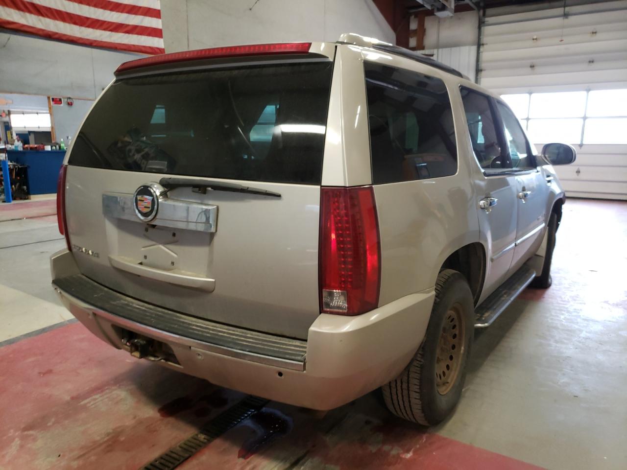Photo 4 from auction – 2007 CADILLAC ESCALADE L with VIN 1GYFK63887R183799
