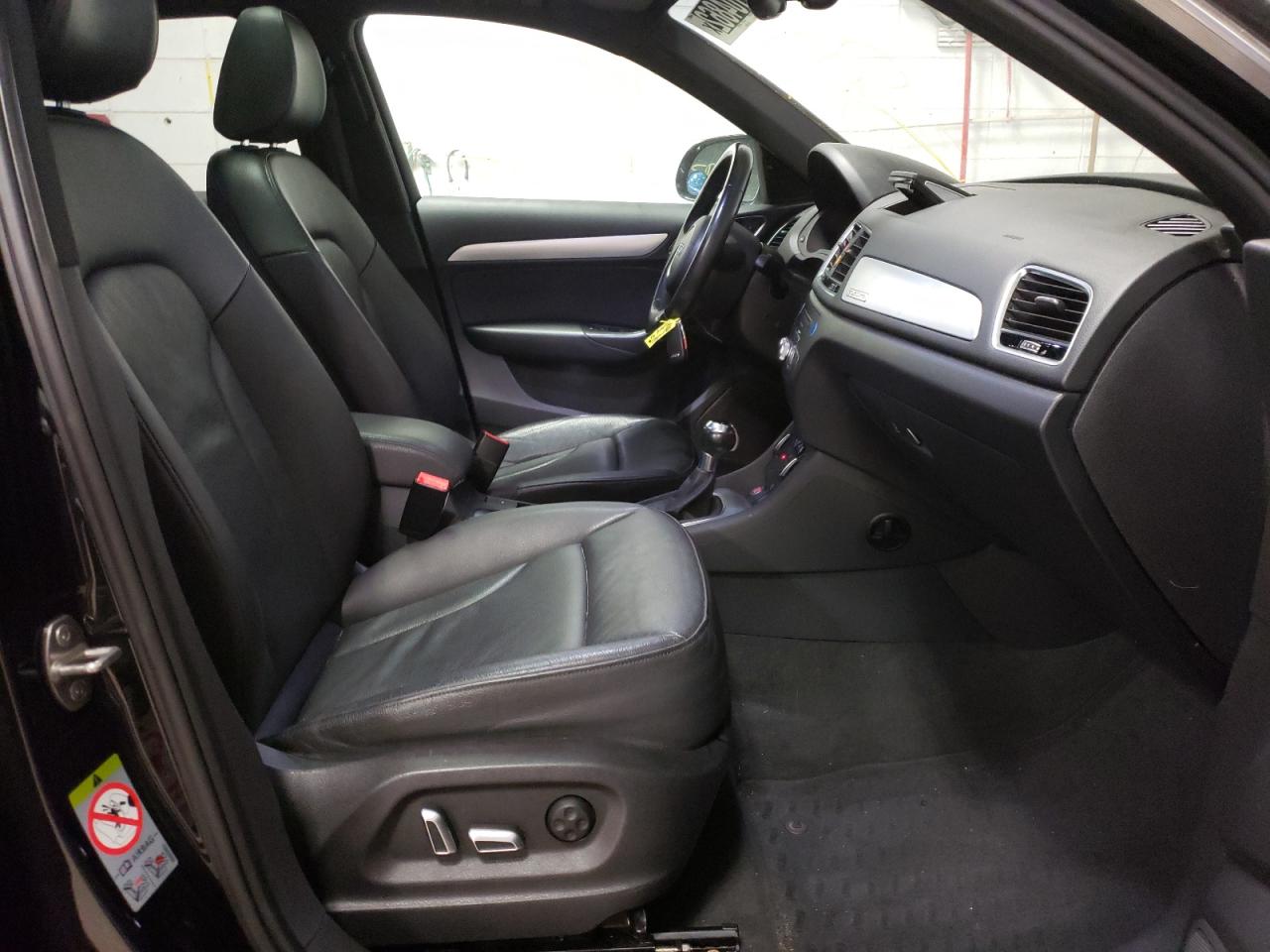 Photo 5 from auction – 2016 AUDI Q3 PREMIUM with VIN WA1EFCFS9GR004899
