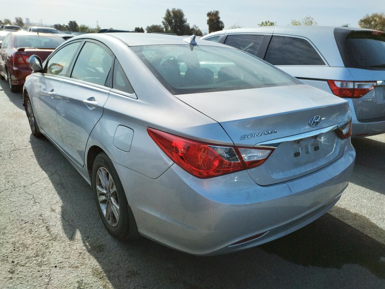 Photo 3 from auction – 2011 HYUNDAI SONATA GLS with VIN 5NPEB4AC3BH157558
