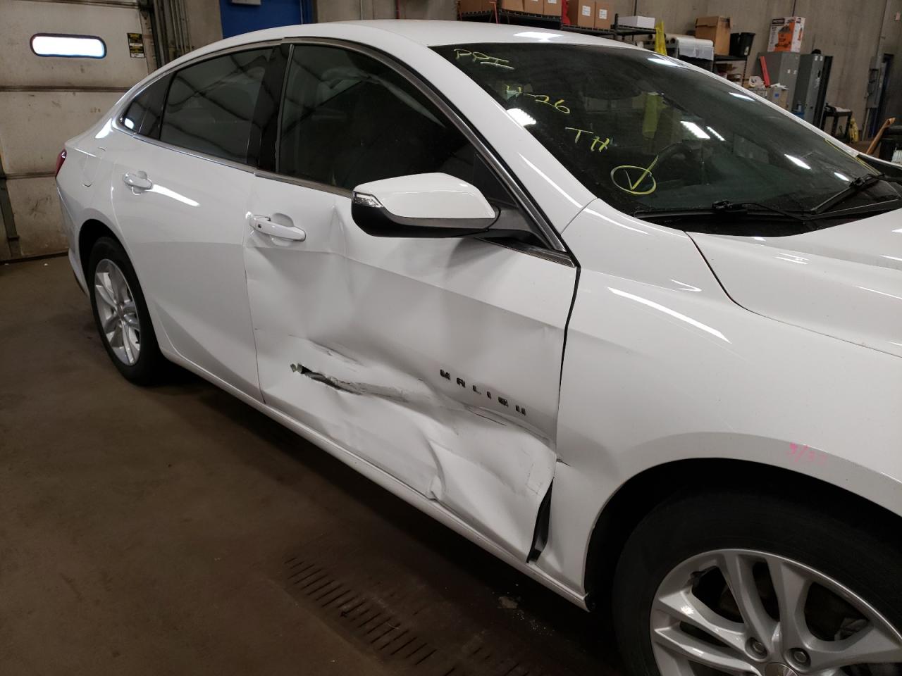 Photo 9 from auction – 2017 CHEVROLET MALIBU LT with VIN 1G1ZE5ST3HF194182