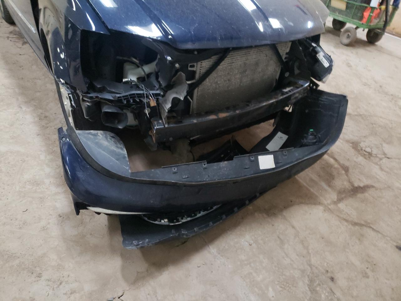 Photo 9 from auction – 2016 CHRYSLER TOWN & COU with VIN 2C4RC1BG7GR147947