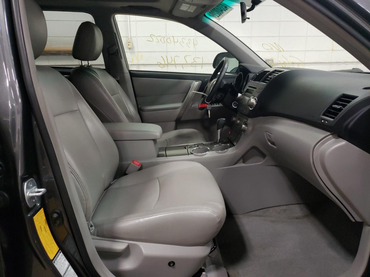 Photo 5 from auction – 2008 TOYOTA HIGHLANDER with VIN JTEES43A582035494