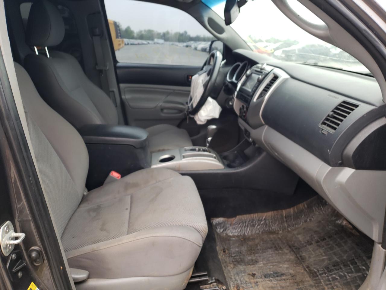 Photo 5 from auction – 2013 TOYOTA TACOMA with VIN 5TFUU4EN2DX076740