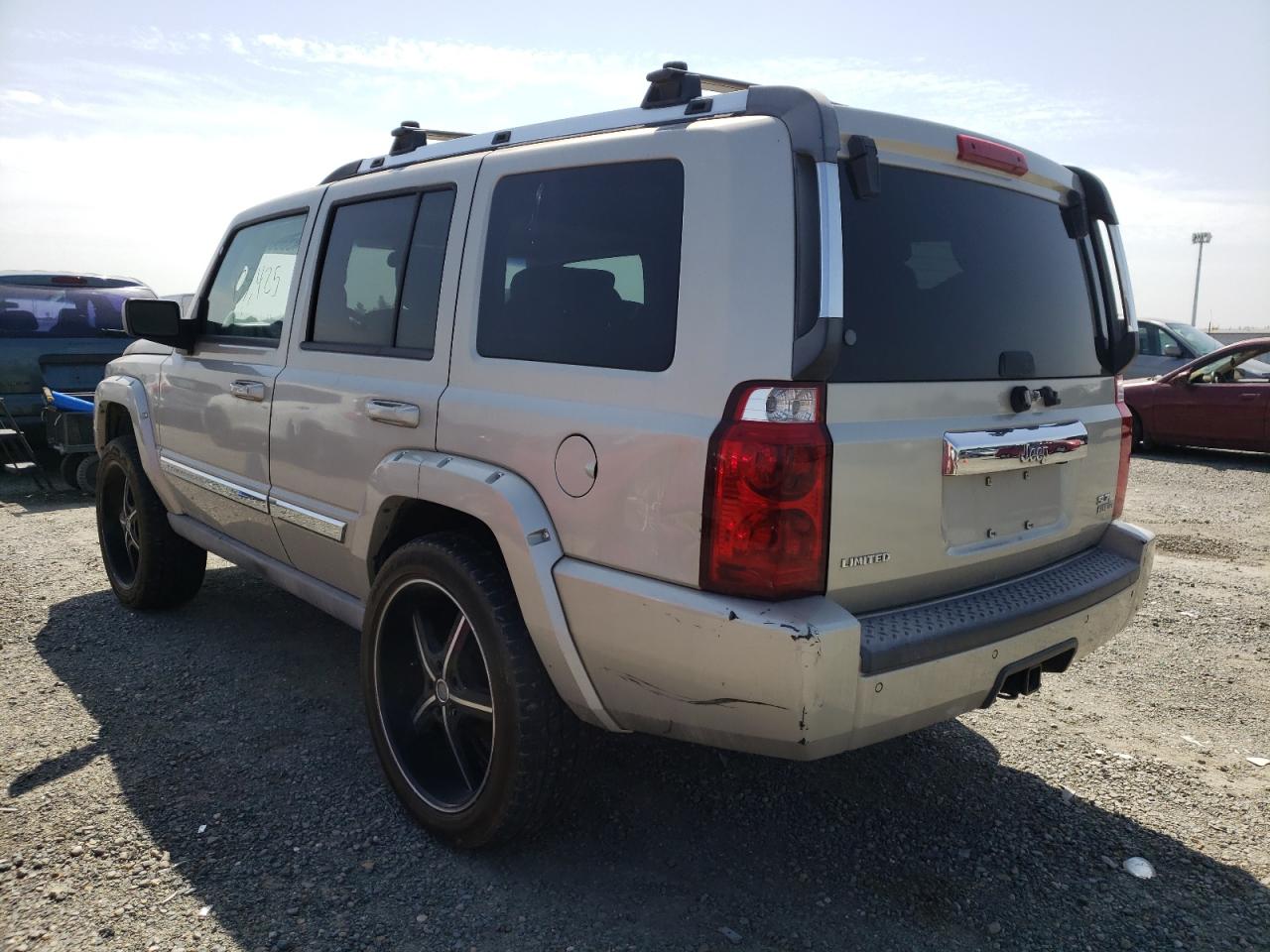 Photo 3 from auction – 2006 JEEP COMMANDER with VIN 1J8HH58226C359834
