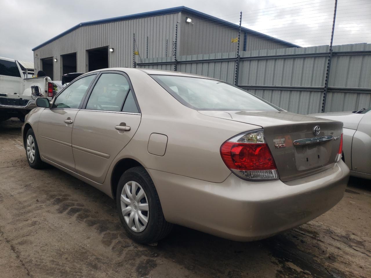 Photo 3 from auction – 2005 TOYOTA CAMRY LE with VIN 4T1BE32K35U428439