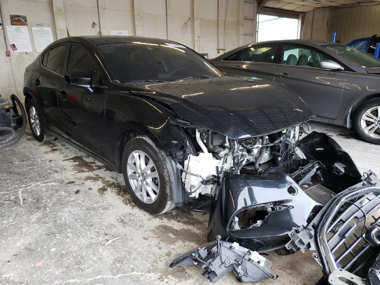 Photo 1 from auction – 2018 MAZDA 3 SPORT with VIN 3MZBN1U74JM165617