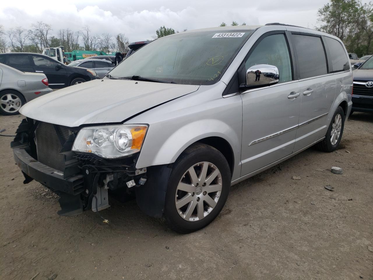 Photo 2 from auction – 2011 CHRYSLER TOWN & COU with VIN 2A4RR8DG6BR783492