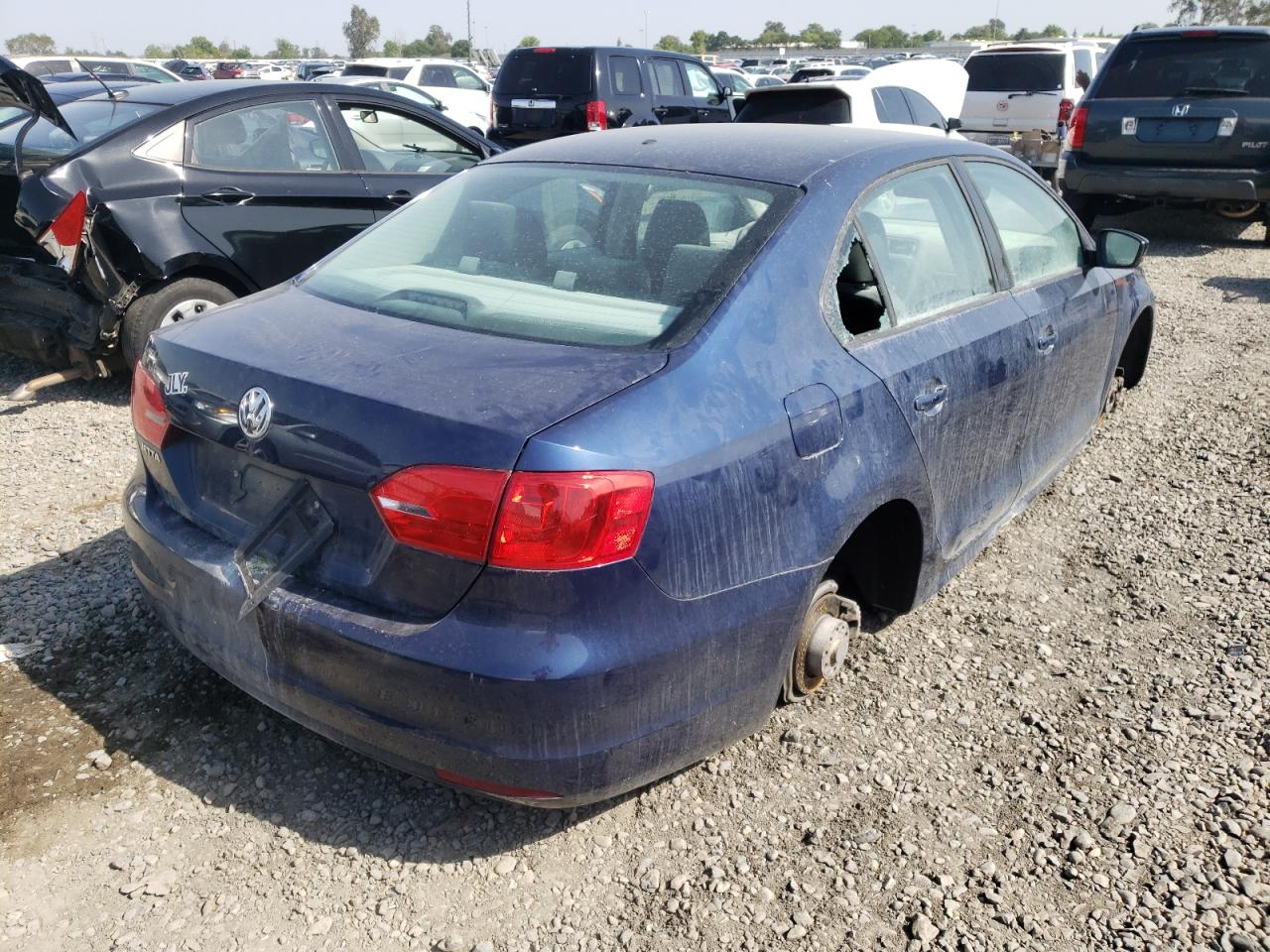 Photo 4 from auction – 2014 VOLKSWAGEN JETTA BASE with VIN 3VW2K7AJ6EM331458